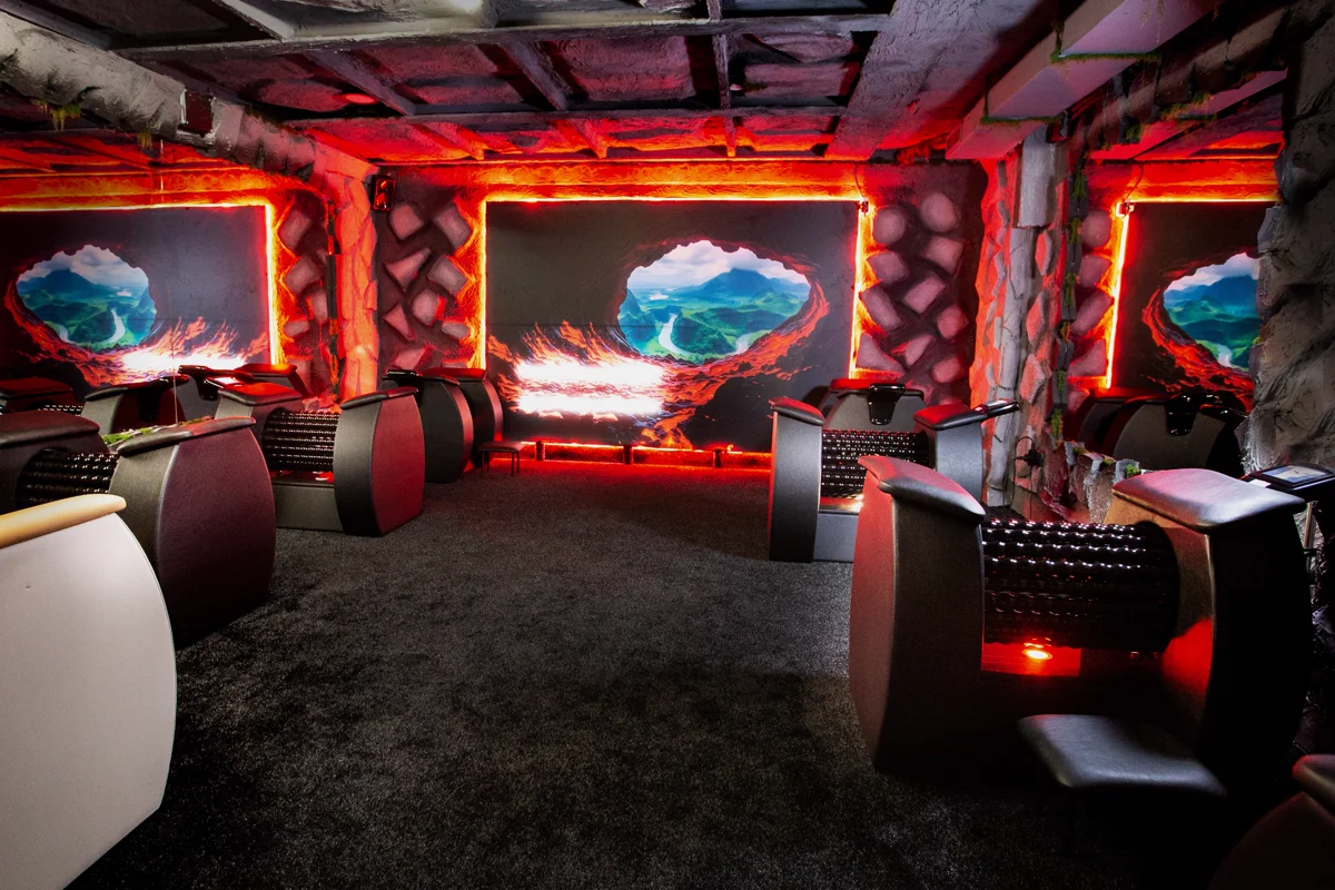 Entorno de cueva volcánica y sala BodyRoll de Phoenix Hub en Santa Cruz de Tenerife